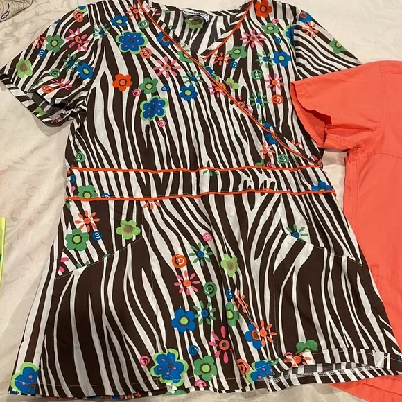 5 Piece Urbane Scrubs Lot - Picture 3 of 4